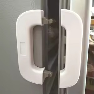 Refrigerator Safety Lock - Image 3